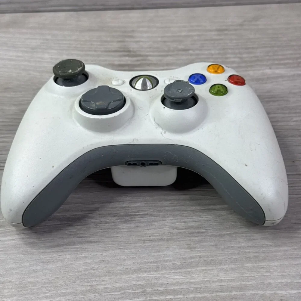 Microsoft Xbox 360 Wireless Gaming Controller - White (Model 1403)